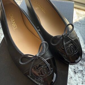 CHANEL Black Patent Leather Flats